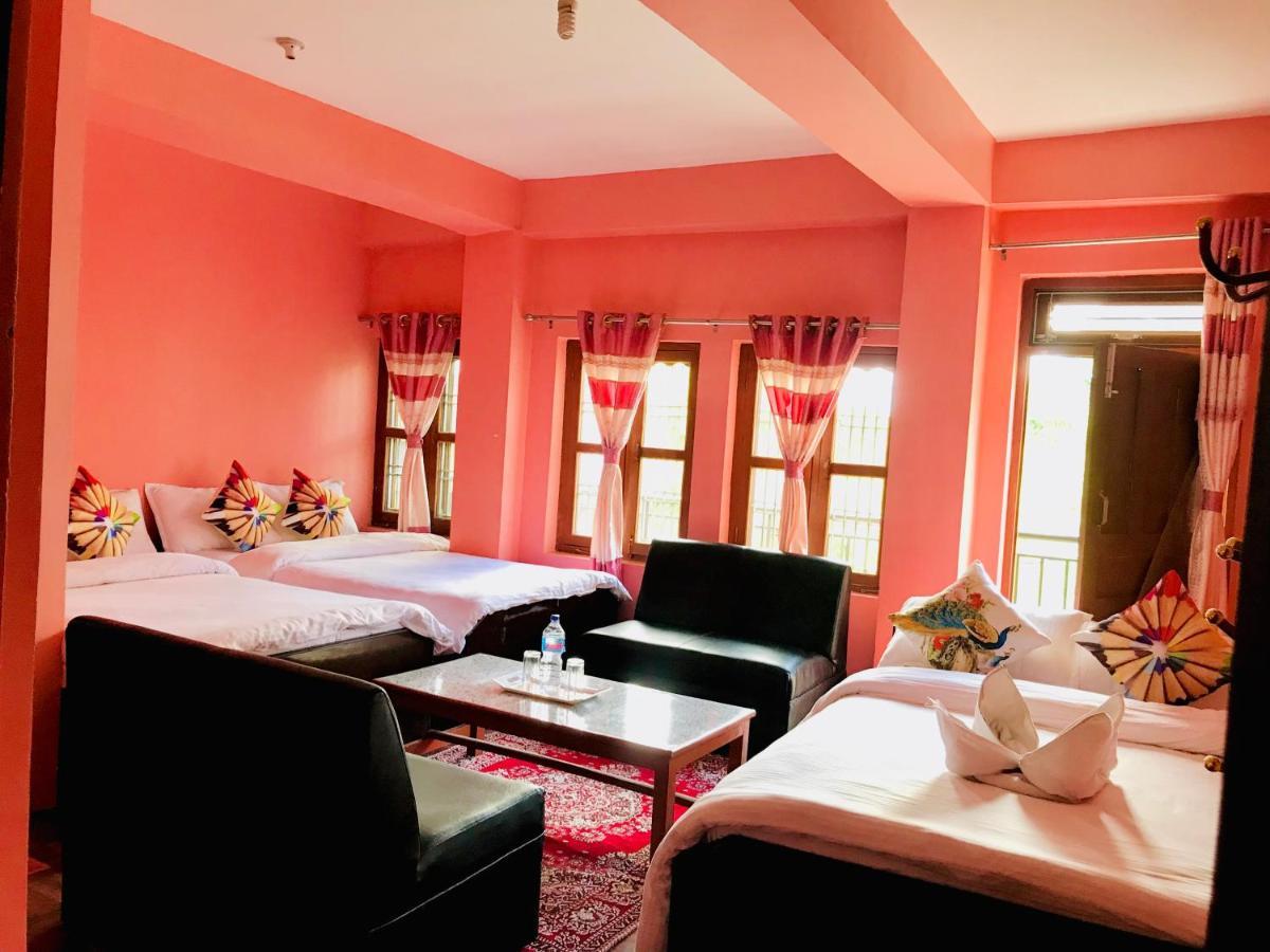 Shristi Hotel & Lodge 반디푸르 외부 사진